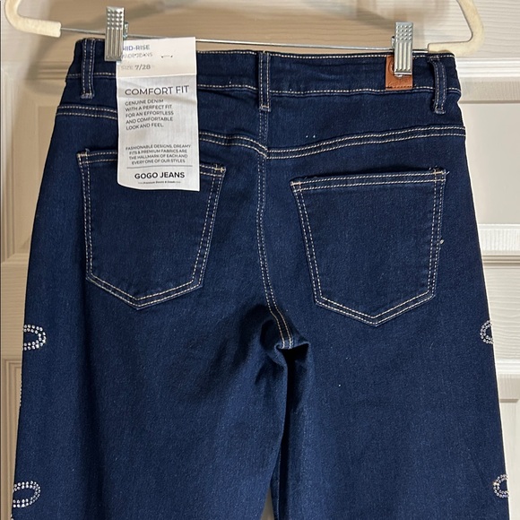 GOGO Jeans Mid-Rise Wide Leg Women's Jeans W/ Rhinestone Bows - Picture 4 of 13